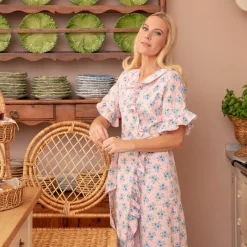 Mrs. Alice Vivienne Rattan Bar Stool< Furniture | Furniture