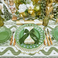 Mrs. Alice White & Gold Laurel Placemats & Napkins (Set of 4)< Table Linen Sets