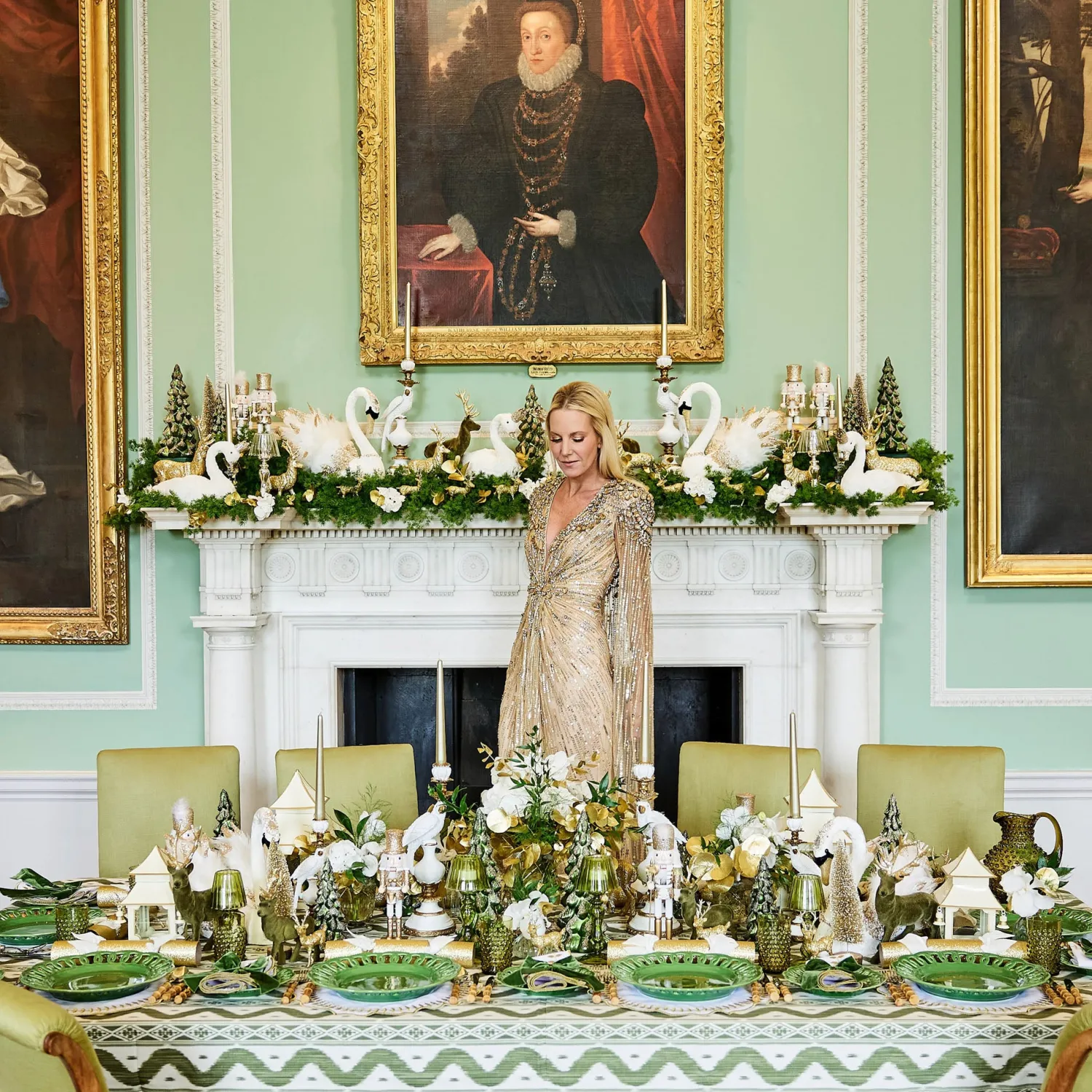 Mrs. Alice White & Gold Pagoda Lantern Set< Year-round Decorations | Christmas Decorations