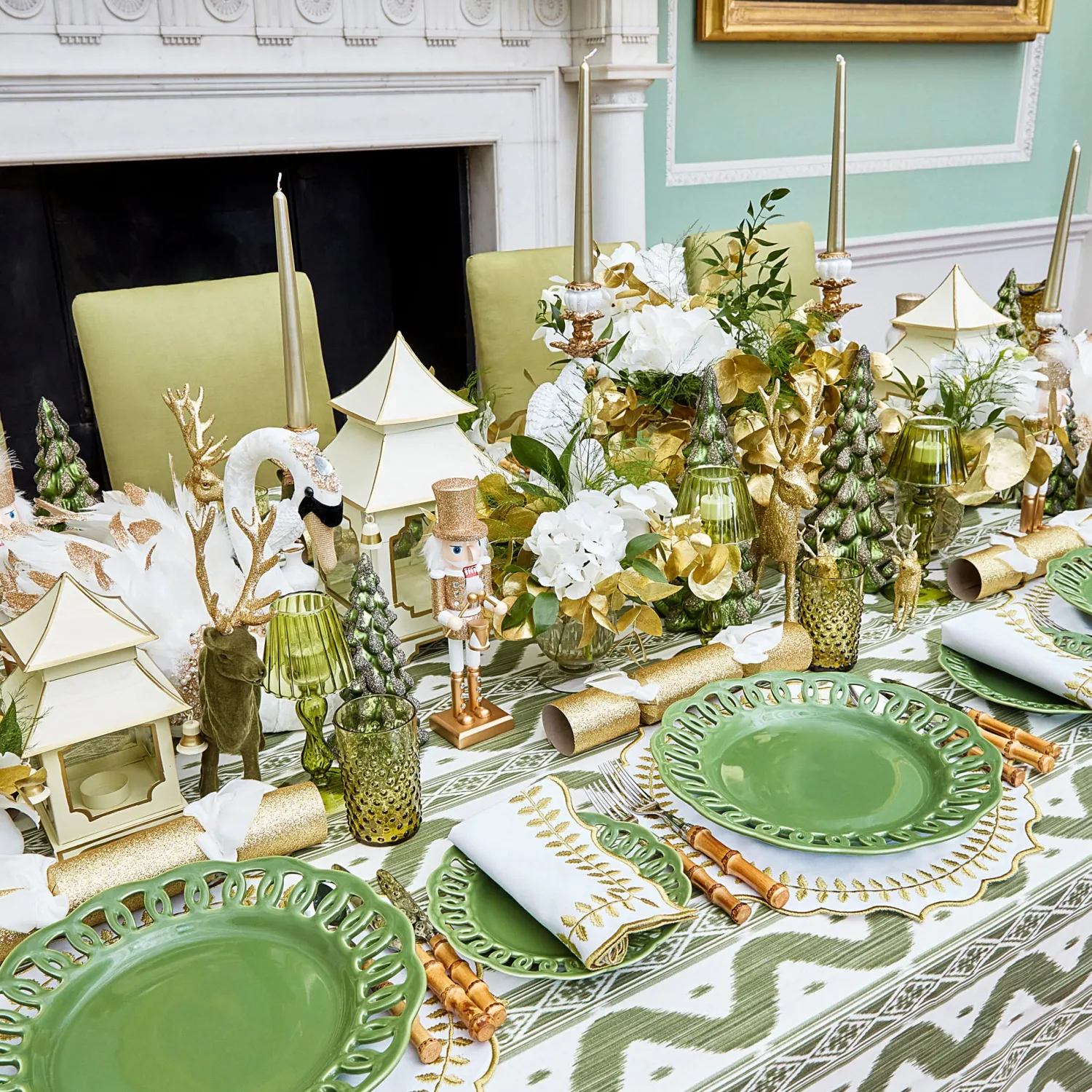 Mrs. Alice White & Gold Pagoda Lantern Set< Year-round Decorations | Christmas Decorations