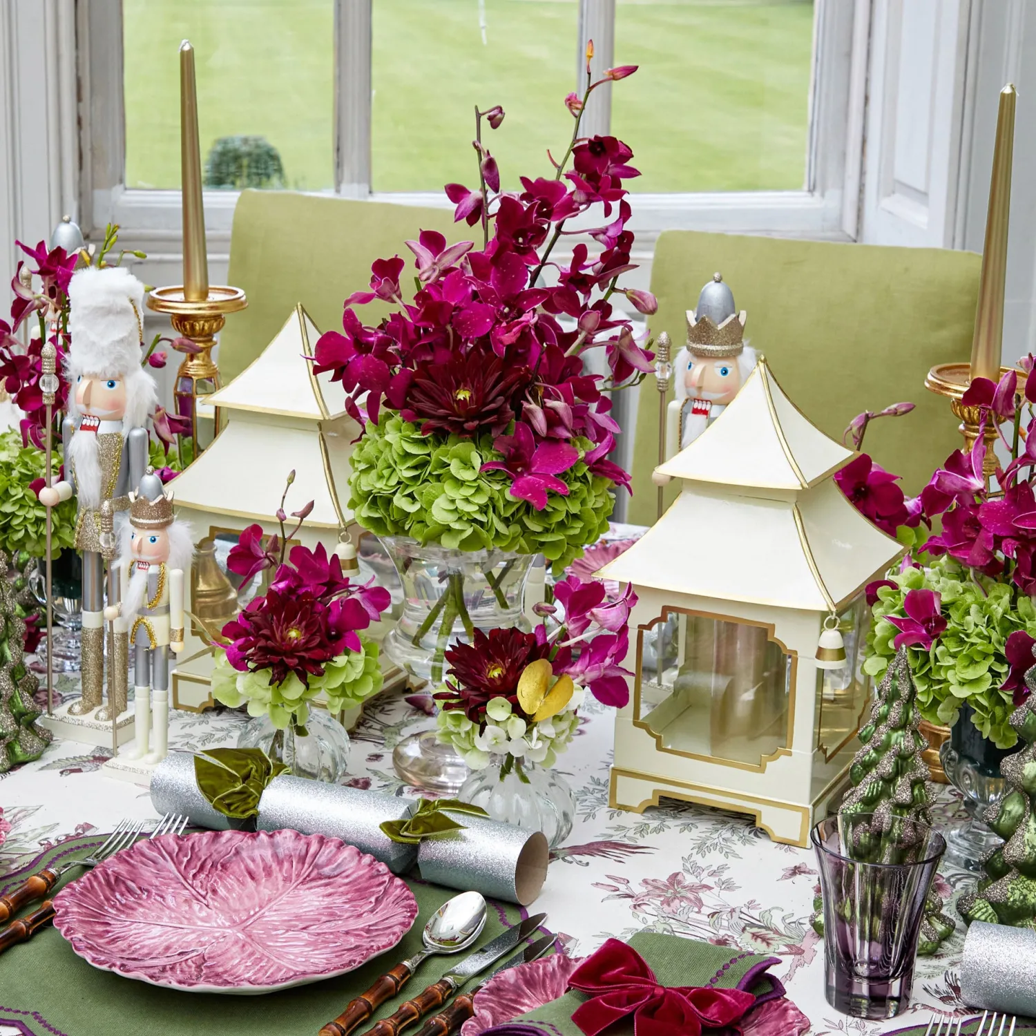 Mrs. Alice White & Gold Pagoda Lantern Set< Year-round Decorations | Christmas Decorations