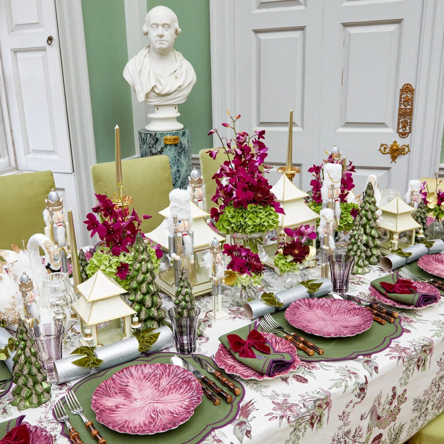 Mrs. Alice White & Gold Pagoda Lantern Set< Year-round Decorations | Christmas Decorations